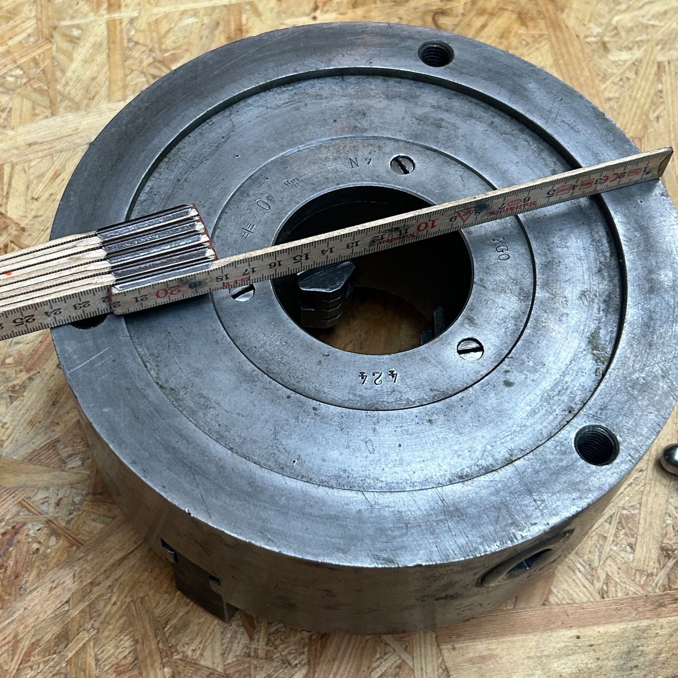 Tutti gli attrezzi: Dreibackenfutter Arowa D240 mm – Usato da Untersiggenthal venduto da sinamoll 6