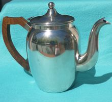 Antike Kaffeekanne oder Teekanne von SIGG