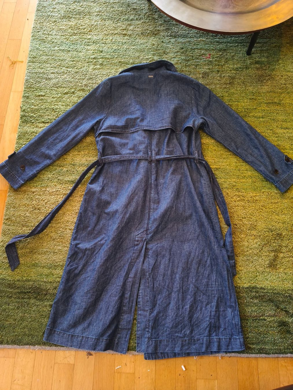 Nile Cappotti: Nile Trenchcoat – Nuovo (secondo la descrizione) da Mollis venduto da aliceee01 1