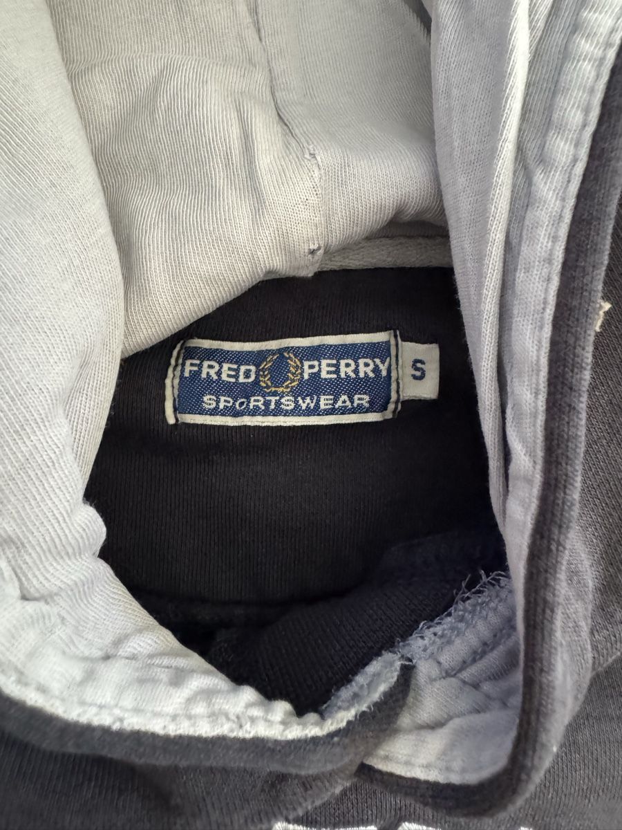 Fred Perry Pullover & Sweatshirts: Fred Perry Vintage Hoodie Kapuzenpullover – Gebraucht aus Vionnaz von b_f_d_r_g 4