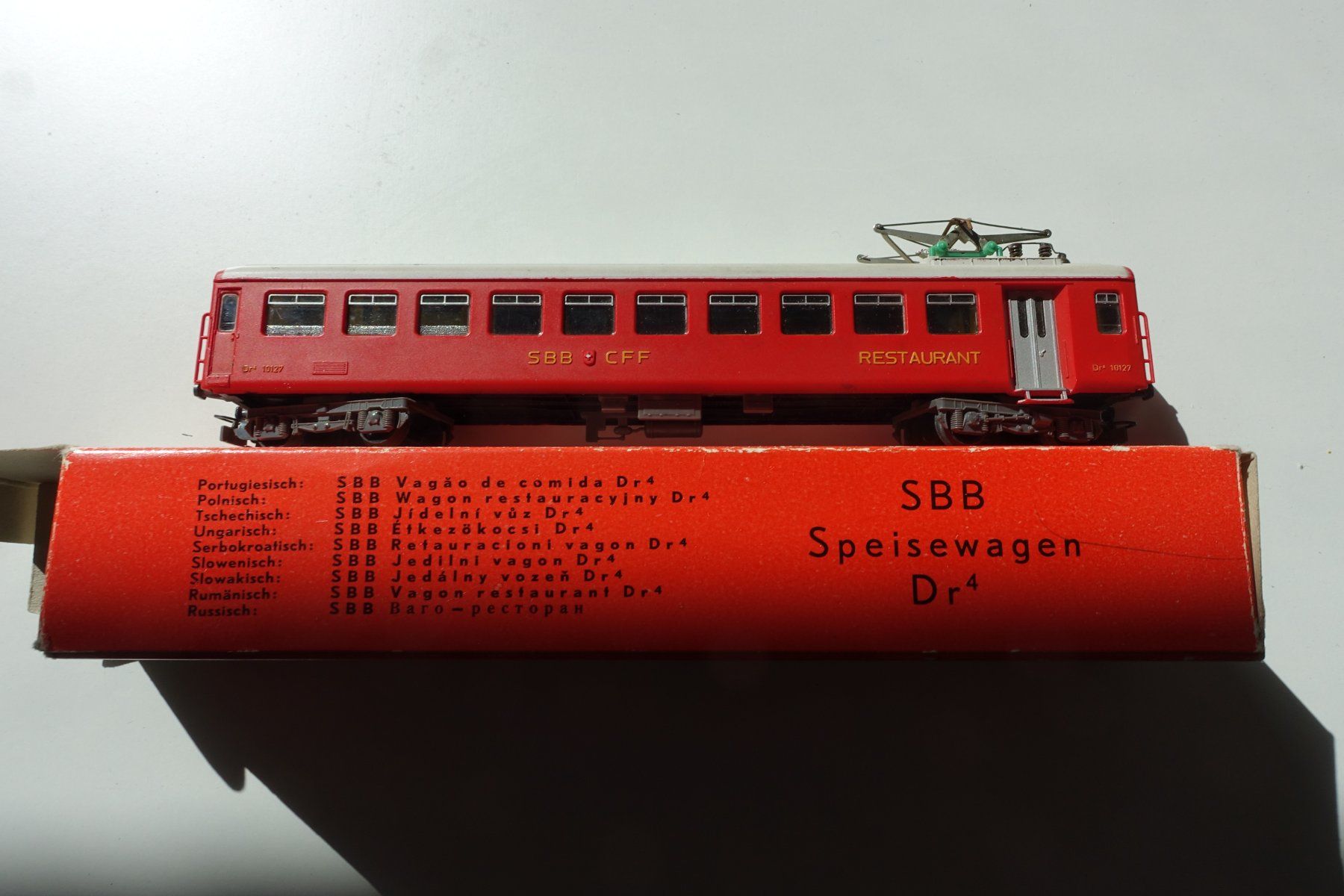 Kleinbahn Modelleisenbahnen: KLEINBAHN No. 392 SBB Speisewagen Dr4 – Gebraucht aus Wallbach von Sarrows 1
