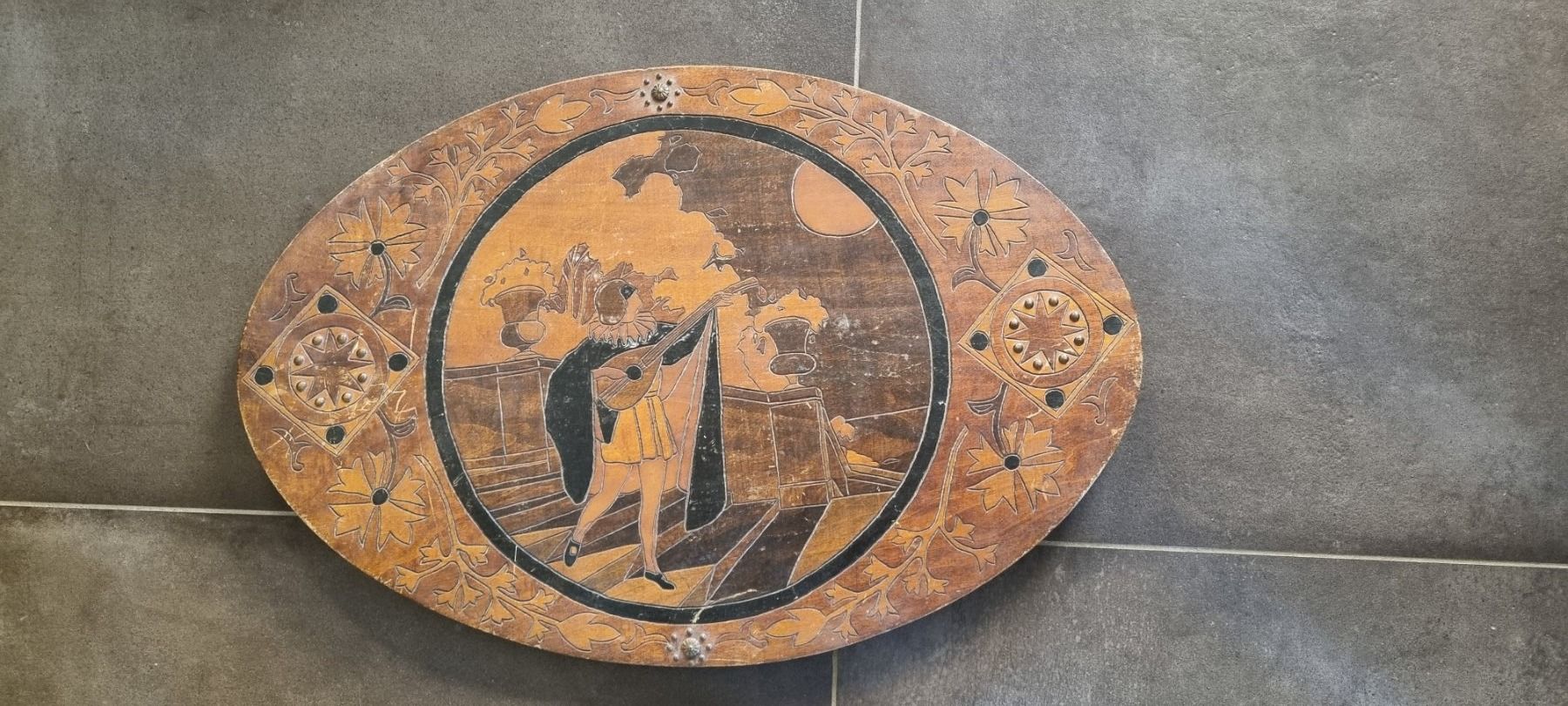 Tutte le decorazioni: Marqueterie ovale en bois – Usato da Leytron venduto da anilemgu