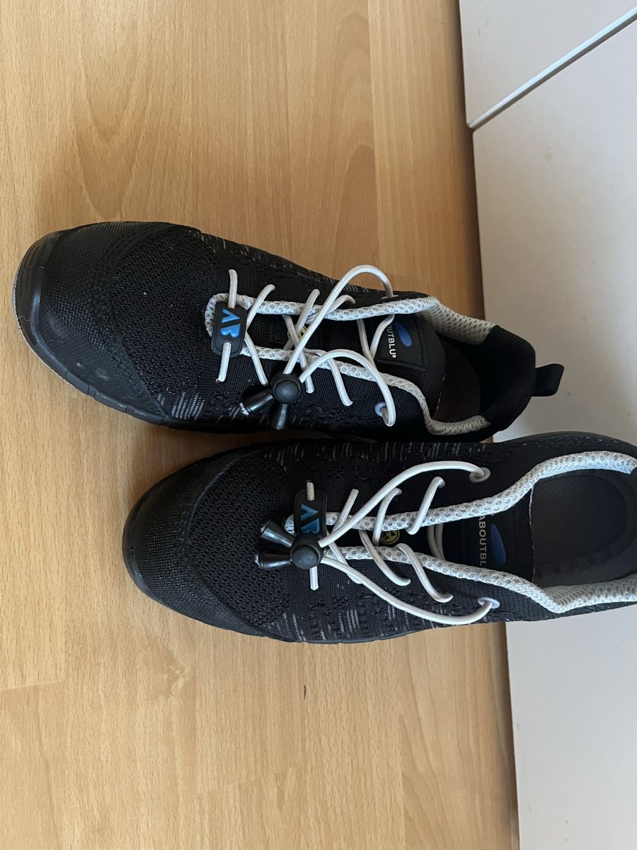 Chaussures femmes: Chaussures de sécurité – Neuf (Voir description) à Chézard-St-Martin par iva_xw8z 1