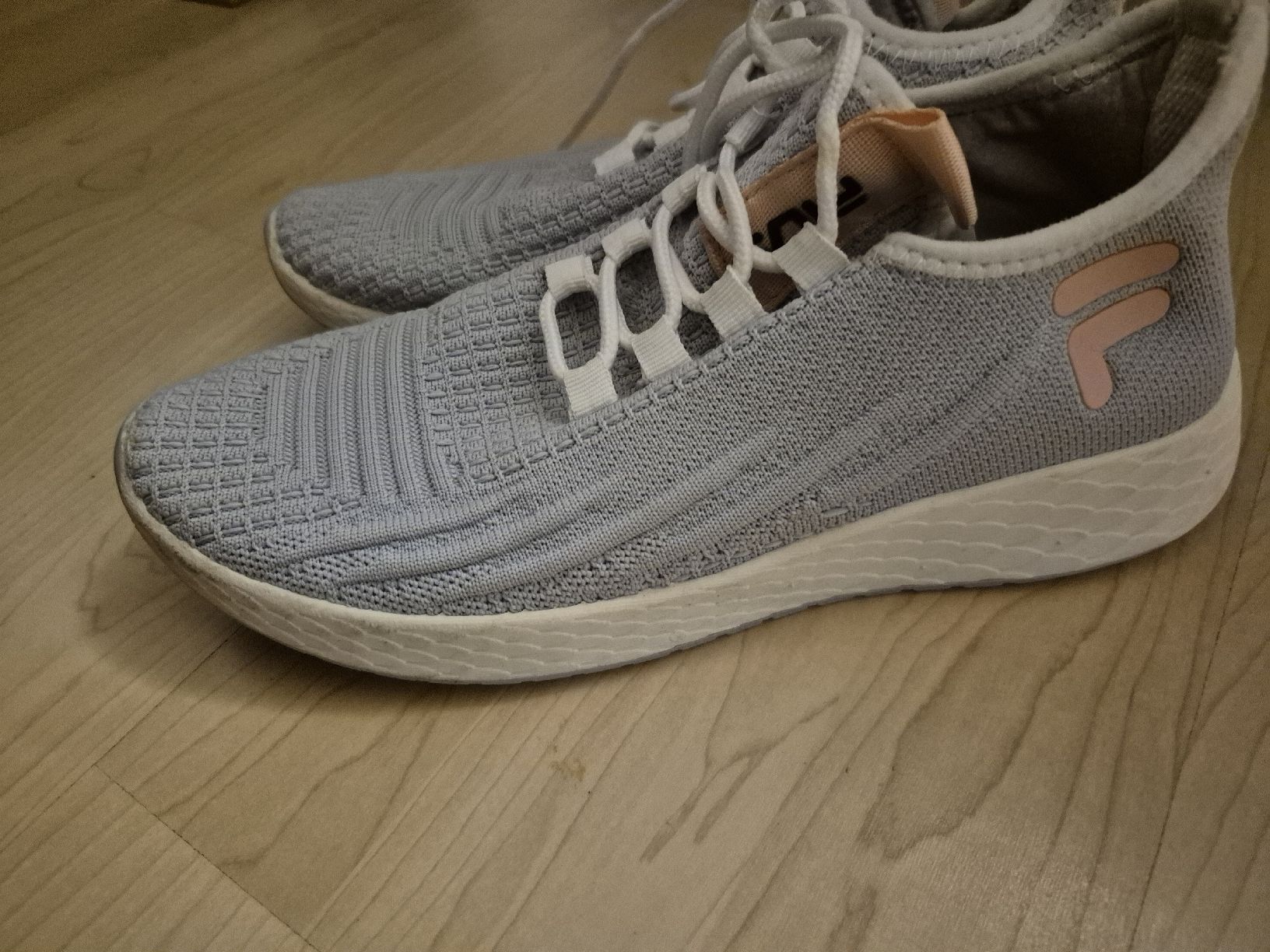Fila Scarpe da donna: Fila Sneakers Grösse 37 Turnschuh – Usato da Oberweningen venduto da Bumblebee2 1
