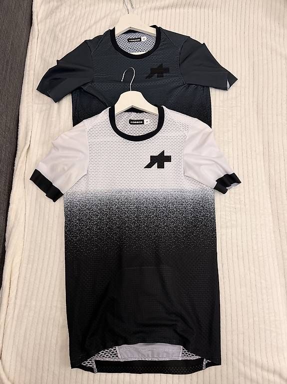Canottiere & Pantaloni: Assos, Equipe RSR Jersey – Usato da Kriegstetten venduto da Levin7