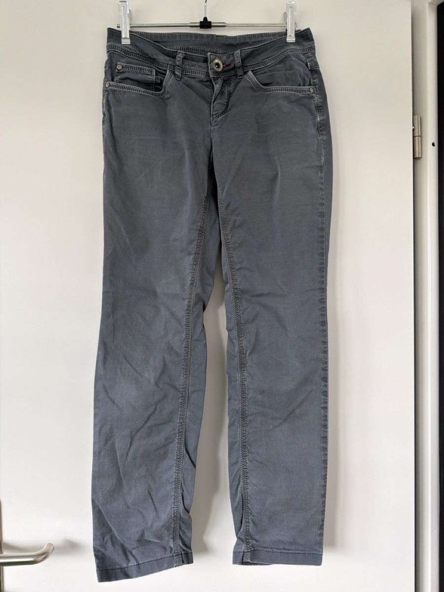 Jeans: Graue Jeans – Usato da Waldstatt venduto da mbi_59sv