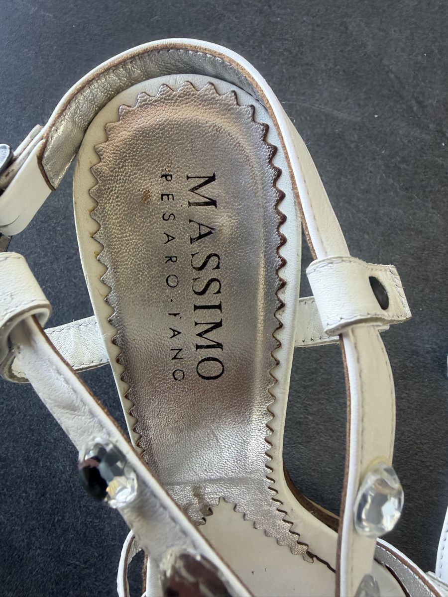 Massimo Dutti Damenschuhe: Sandales Massimo taille 36-37 blanc strass – Gebraucht aus Porrentruy von SYANKA 4
