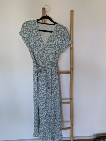 Robe cache coeur fleurie