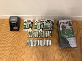 Energizer Recharge Set mit 34 Batterien und 2 Ladegeräte