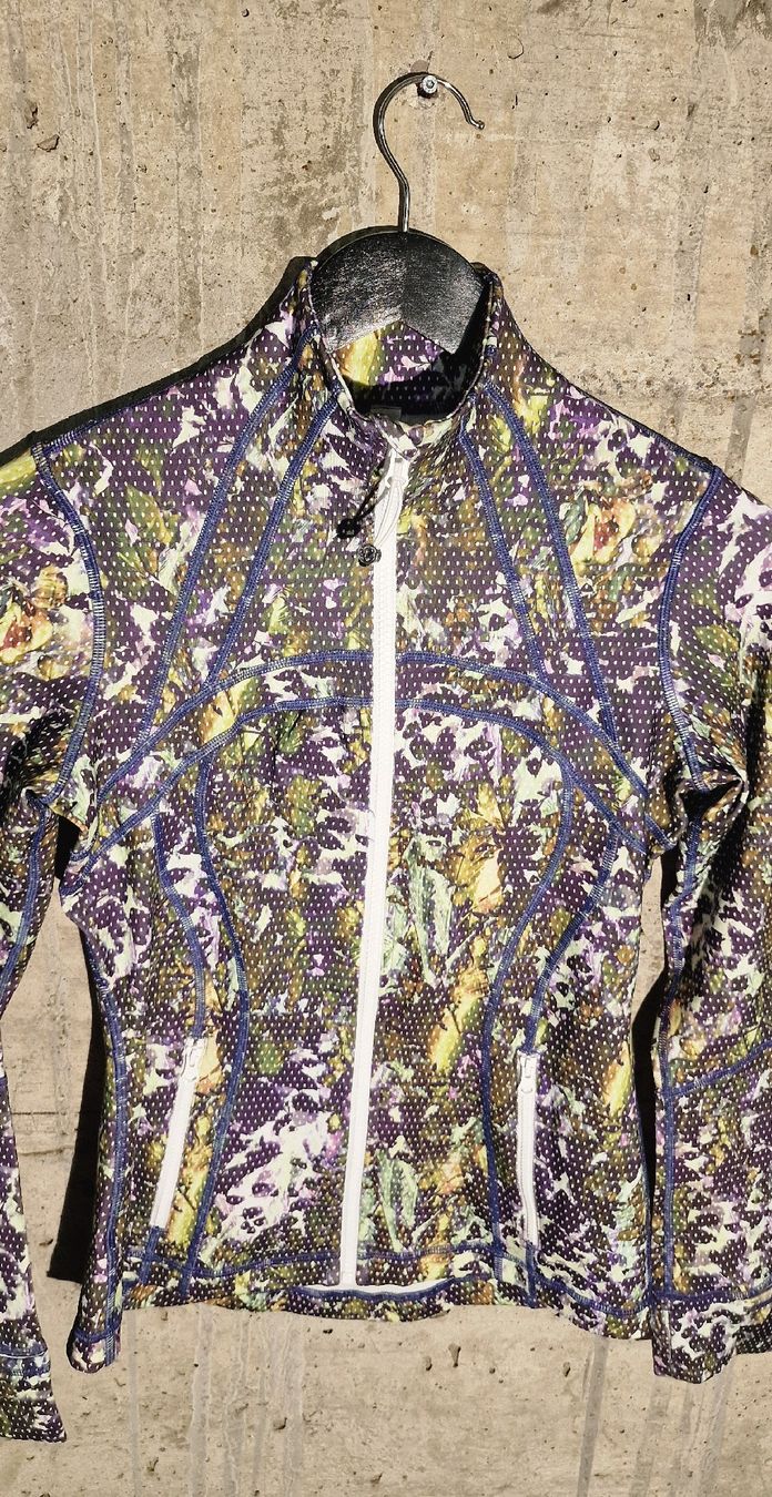 Lululemon Giacche: Lululemon Define Jacket Gr. 6/EU 38 Print Muster Top Zustand – Nuovo (secondo la descrizione) da Affeltrangen venduto da Szafaoli 3