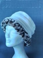 Winter-Mütze, beige, mit Leoparden-Fell-Optik