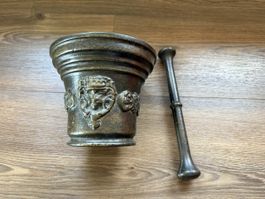 Antiker Mörser mit Stössel aus Bronze, Top Zustand!