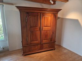 Wunderschöner antiker Nussbaum-Schrank, 2-türig - Ref. 07/26