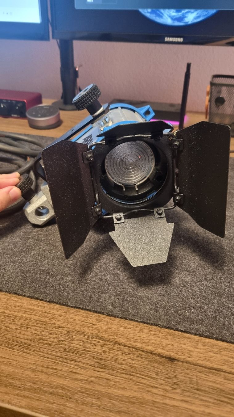 Arri Lampes: ARRI 150 Scheinwerfer – D'occasion à Uster par flo_qtq2 1