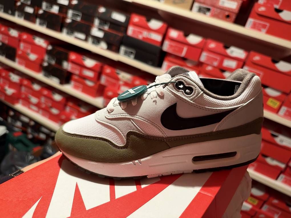Damenschuhe: Nike Air Max 1 "Olive" Grösse 39 – Neu und originalverpackt aus Zollbrück von sch_n7w9