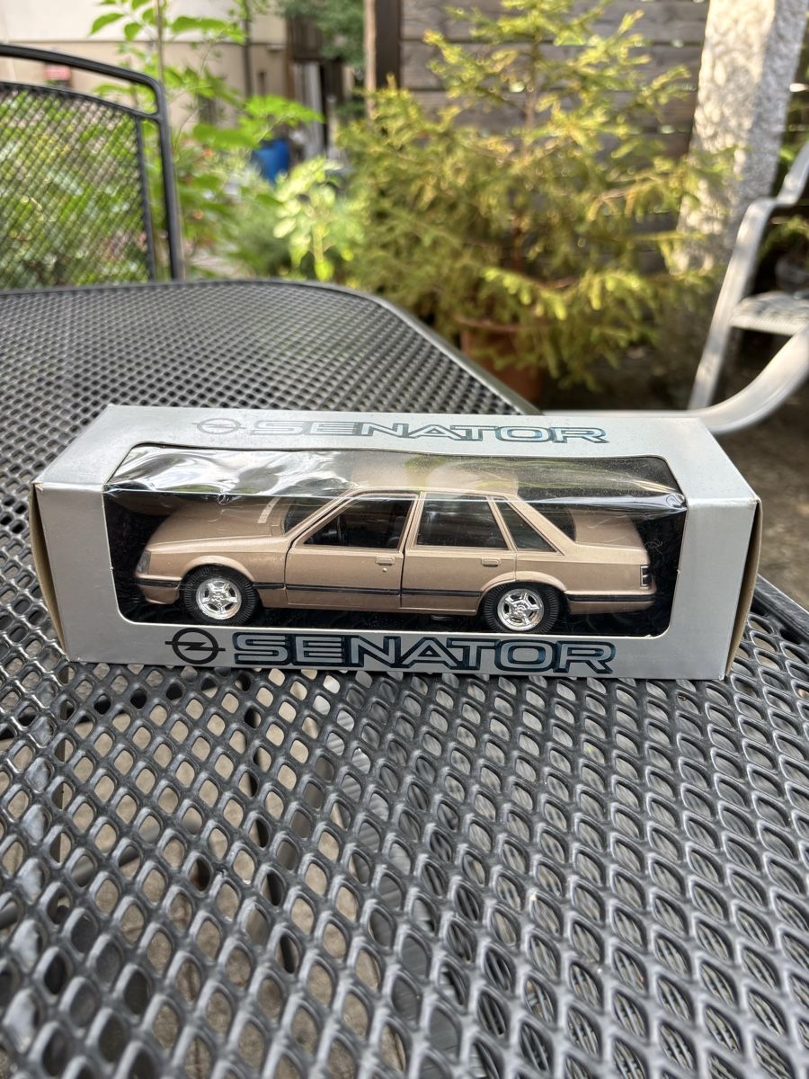 Opel Modellini d'auto: Opel Senator Modellauto neuwertig in OVP – Usato da Langenthal venduto da mic_r7gc