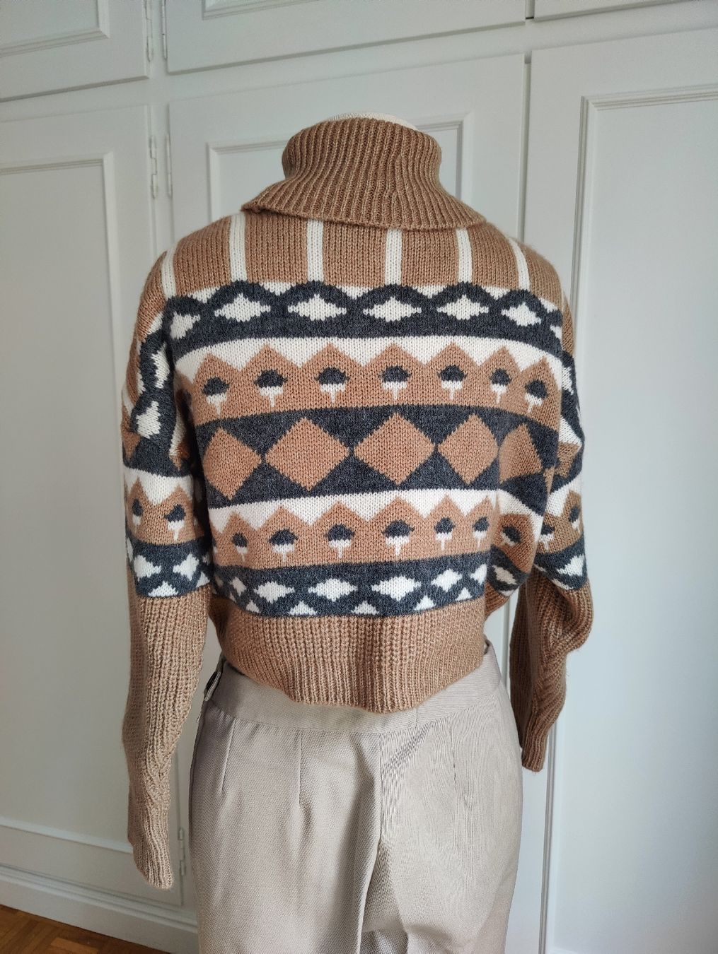 Stradivarius Maglioni & Felpe: Cropped Patterned Knit Sweater, Cosy Turtleneck – Nuovo (secondo la descrizione) da La Tour-de-Peilz venduto da dAutrefois 5