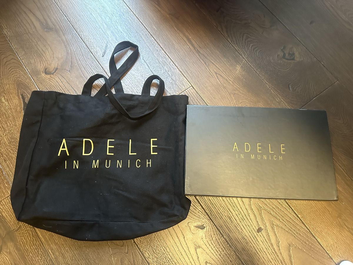 Tutte le decorazioni: Adele in Munich VIP Box – Nuovo e nell'imballaggio originale da Büren SO venduto da Nico59 2