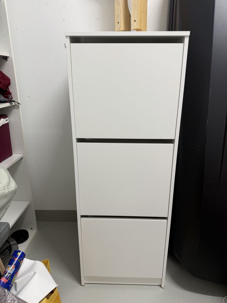 Schränke: 2x Schuhregal Ikea – Gebraucht aus Siglistorf von demeyste