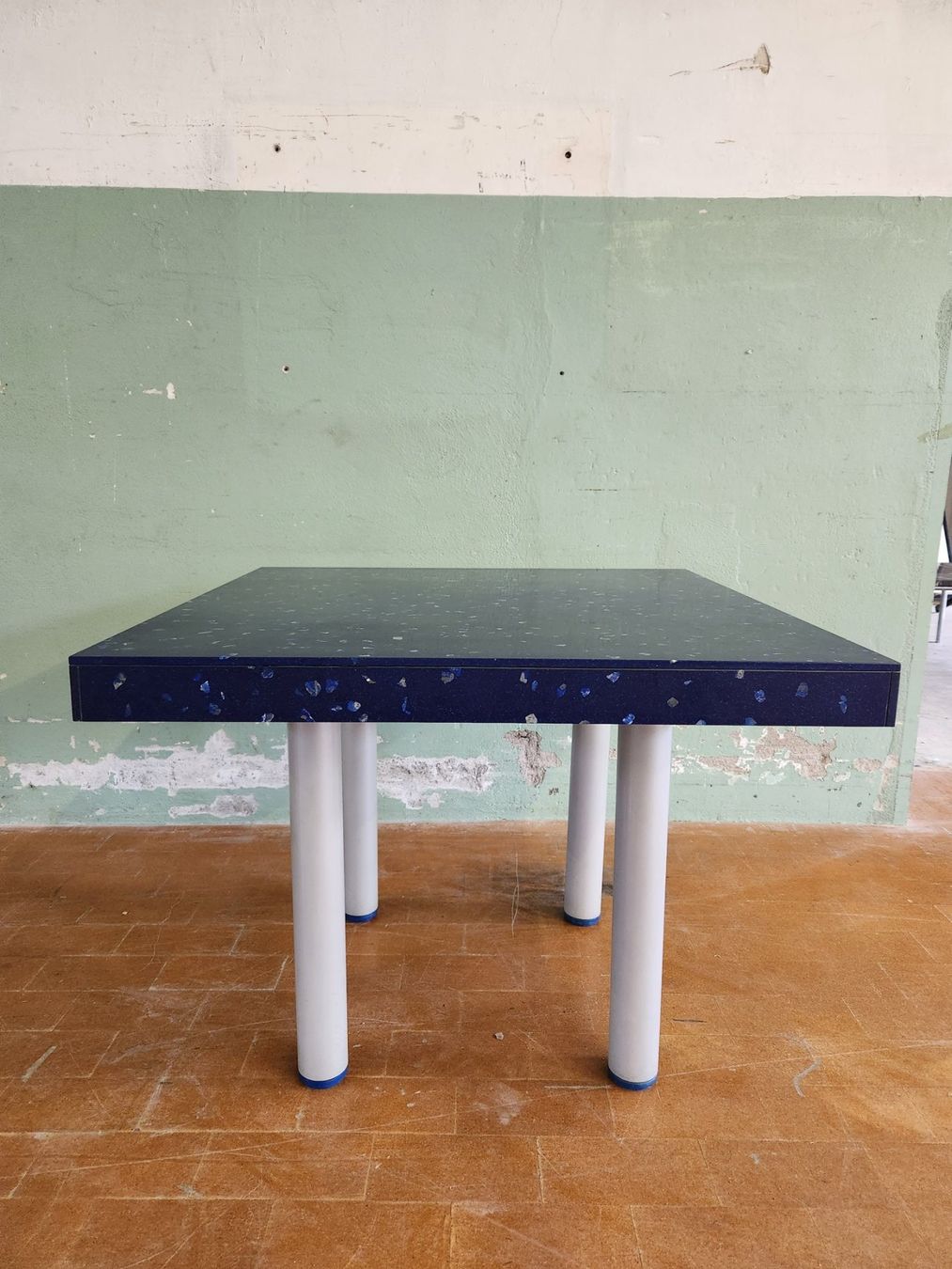 Tavoli: Designer Tisch aus Kunststein mit Lapislazuli – Usato da Lichtensteig venduto da Usedinstorecom 7