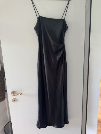 Zara Kleid mit Samtoptik, Grösse M