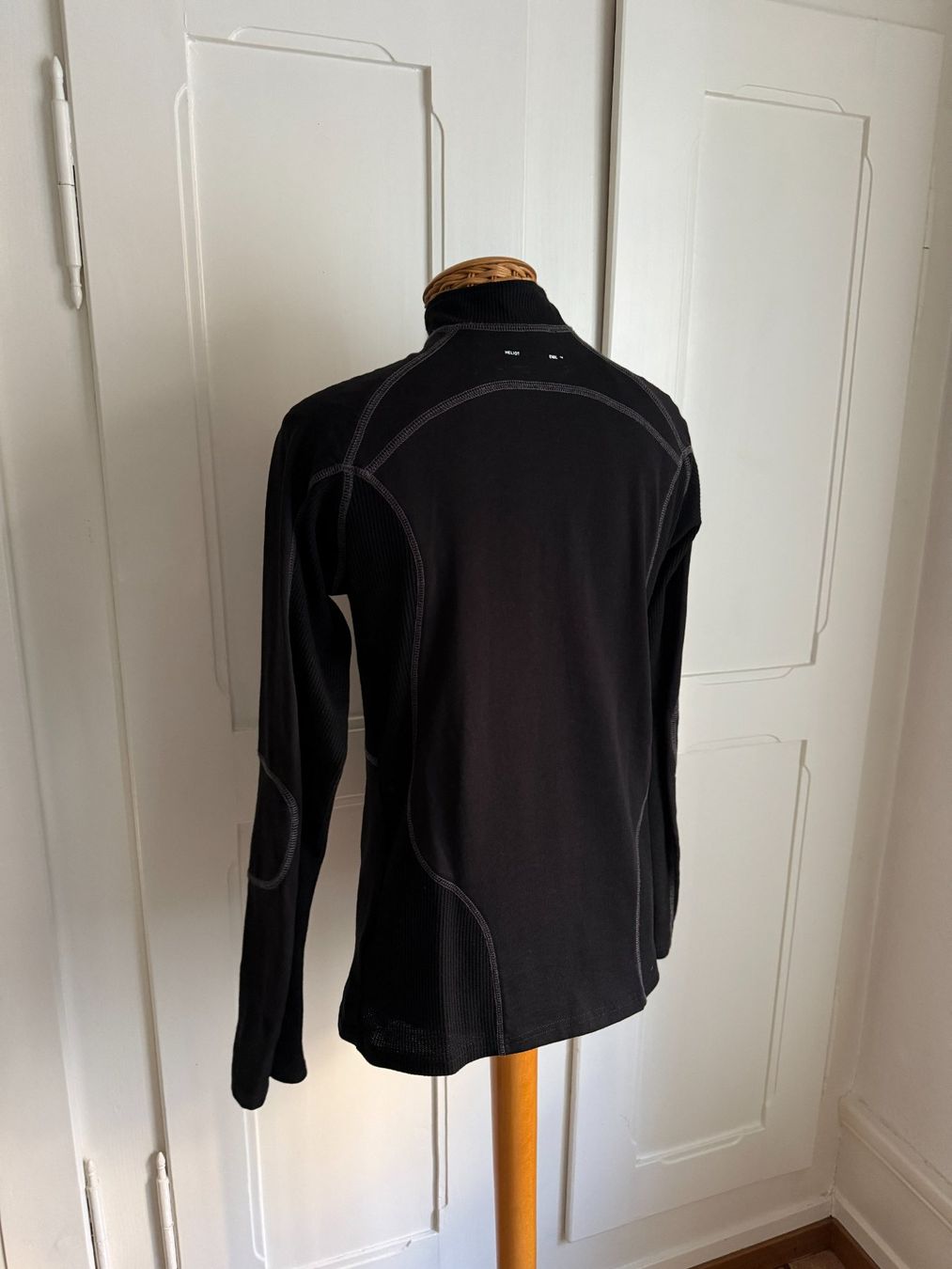 Maglioni & Felpe: HELIOT EMIL - Langarmshirt schwarz M – Usato da Zürich venduto da Diazaio 2