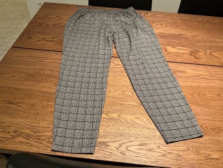 Schicke Karohosen Gr. 38 schwarz/weiss Bequem