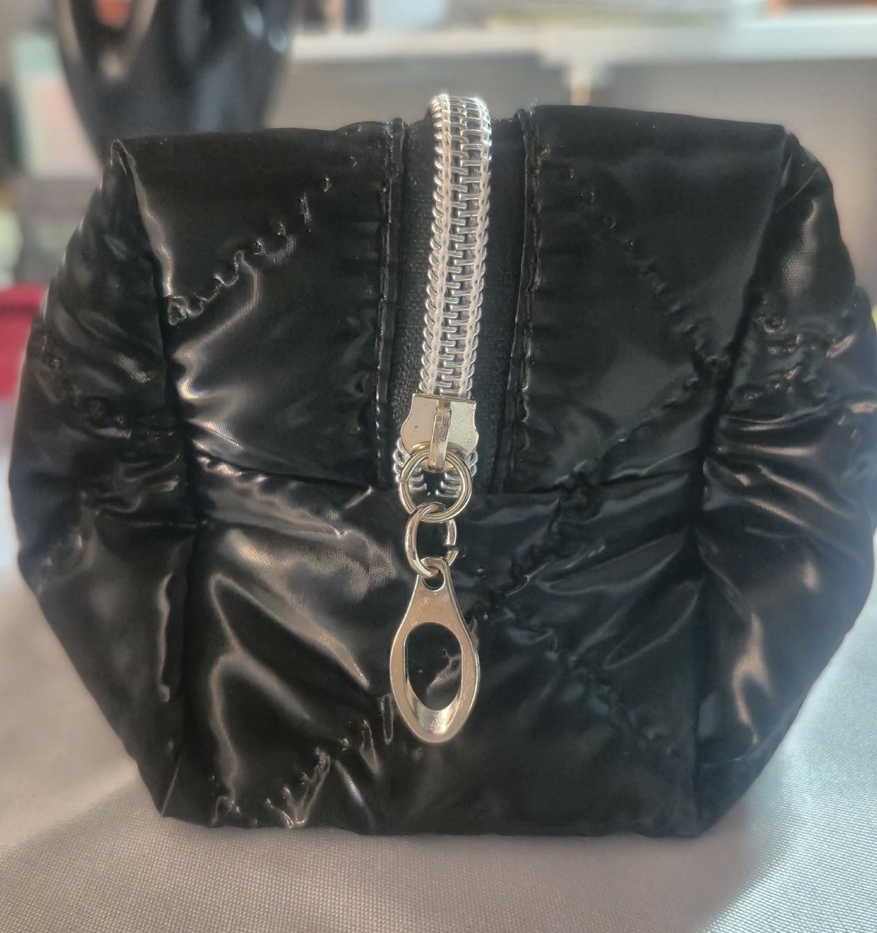 Taschen für Damen: Pochette nera imbottita trapuntata con cerniera – Neu (gemäss Beschreibung) aus Giubiasco von Stefaniav 1