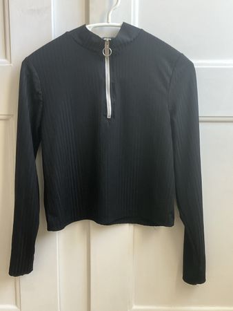 Pull de sport taille M - court