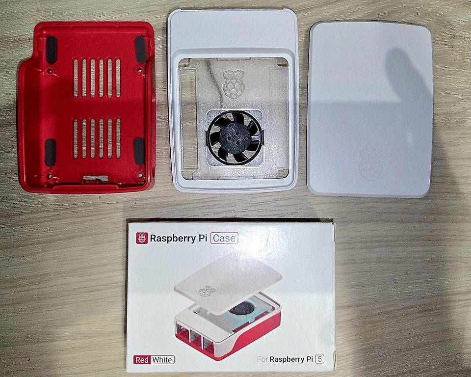 Elettrodomestici da cucina: Raspberry Pi Official 5 case with fan, inkl. Versandkosten – Usato da Kappel SO venduto da Bachmae06 1