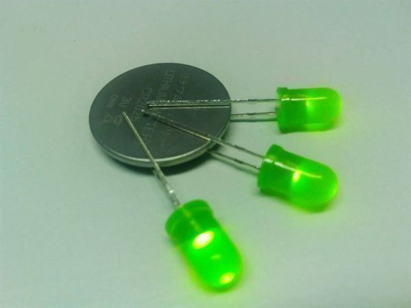 Componenti elettronici: LED grün, 5mm, 50 Stück – Nuovo (secondo la descrizione) da Luzern venduto da Salefactory 1