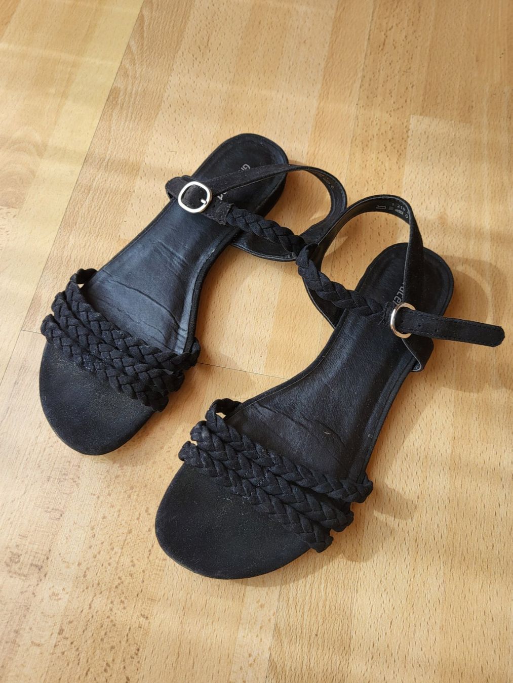 Scarpe da donna: Schicke, schwarze Sandalen, Grösse 39 – Usato da Eggiwil venduto da kariiina