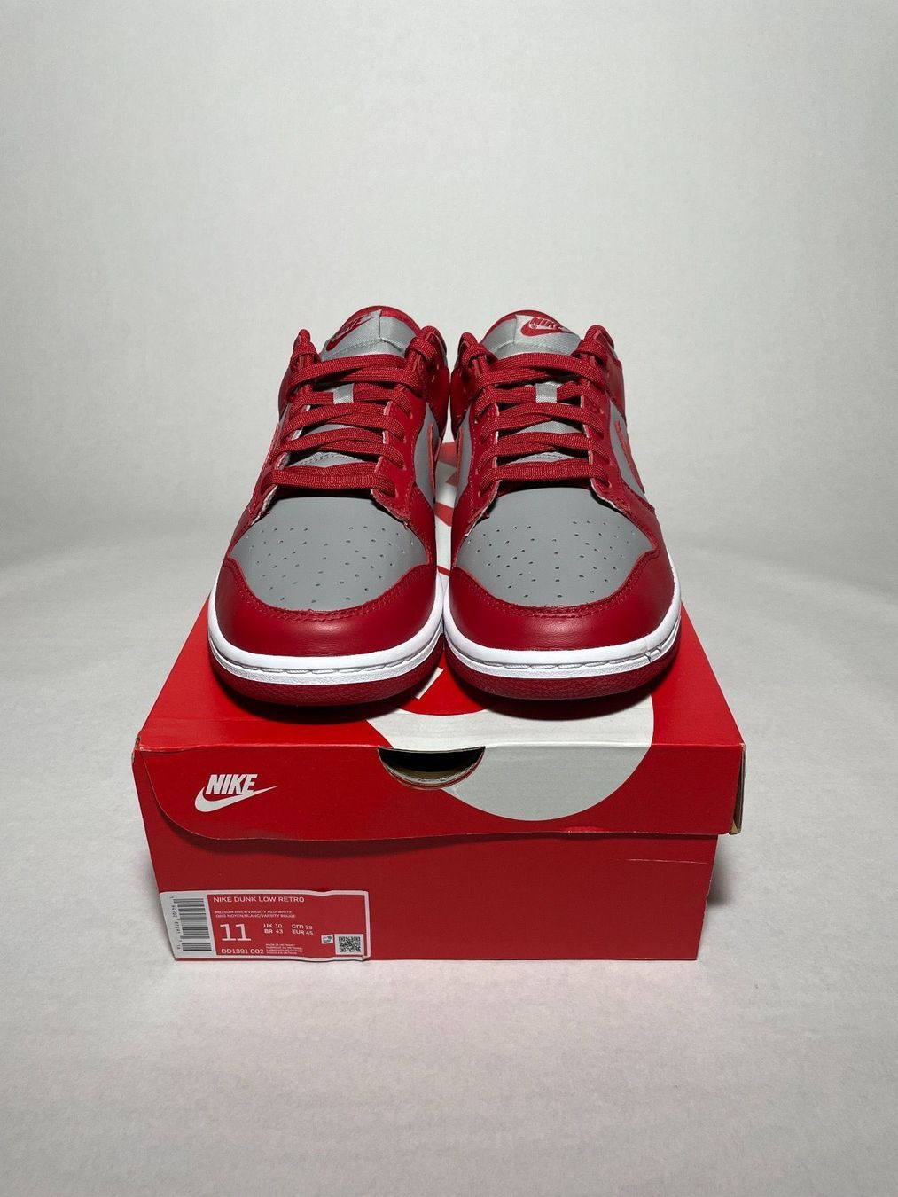 Nike Herrenschuhe: Nike Dunk Low Retro Grey Varsity Red 45 – Neu und originalverpackt aus Freidorf TG von kickznlacez 1