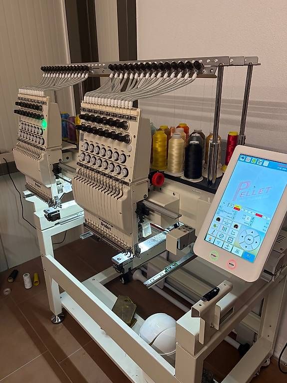 Alle Maschinen: Machine à broder professionnelle  – Gebraucht aus Sierre von mig_zqt8