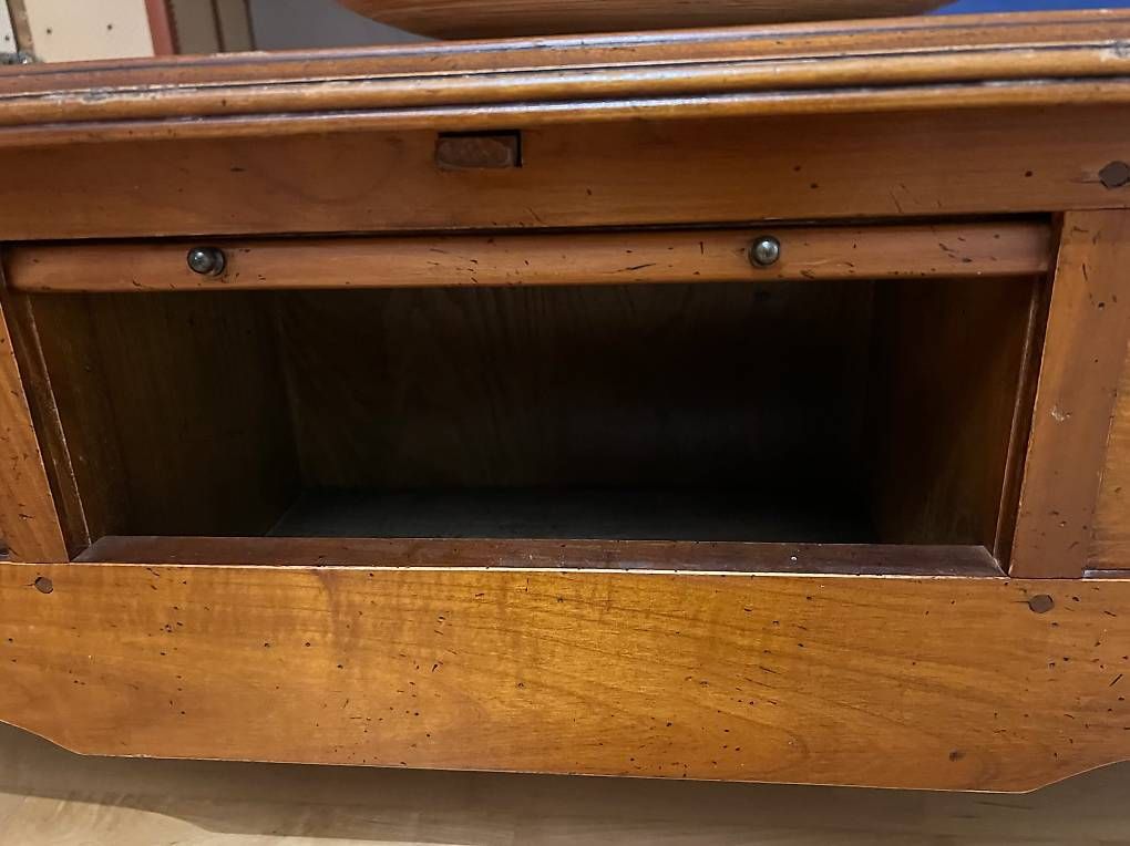 Tavoli: Table en bois avec rangements (pièce unique) – Usato da Genève venduto da Julien_Favre 4