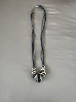 Halskette mit Anhänger, Leder und Silber, Modeschmuck