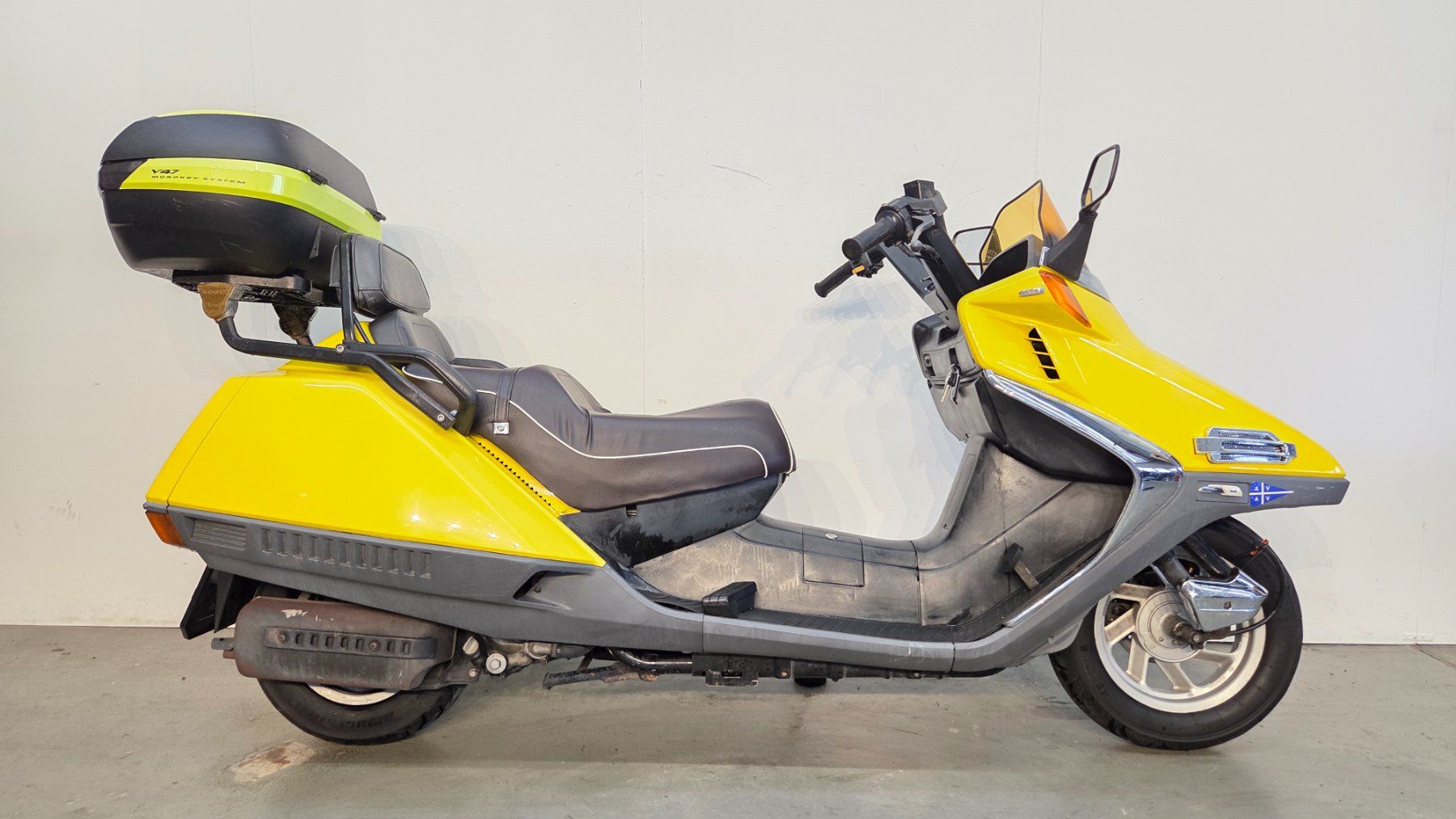 Honda Scooter: Honda CN 250 Helix Roller – Usato da Tägerschen venduto da Moto-Welt