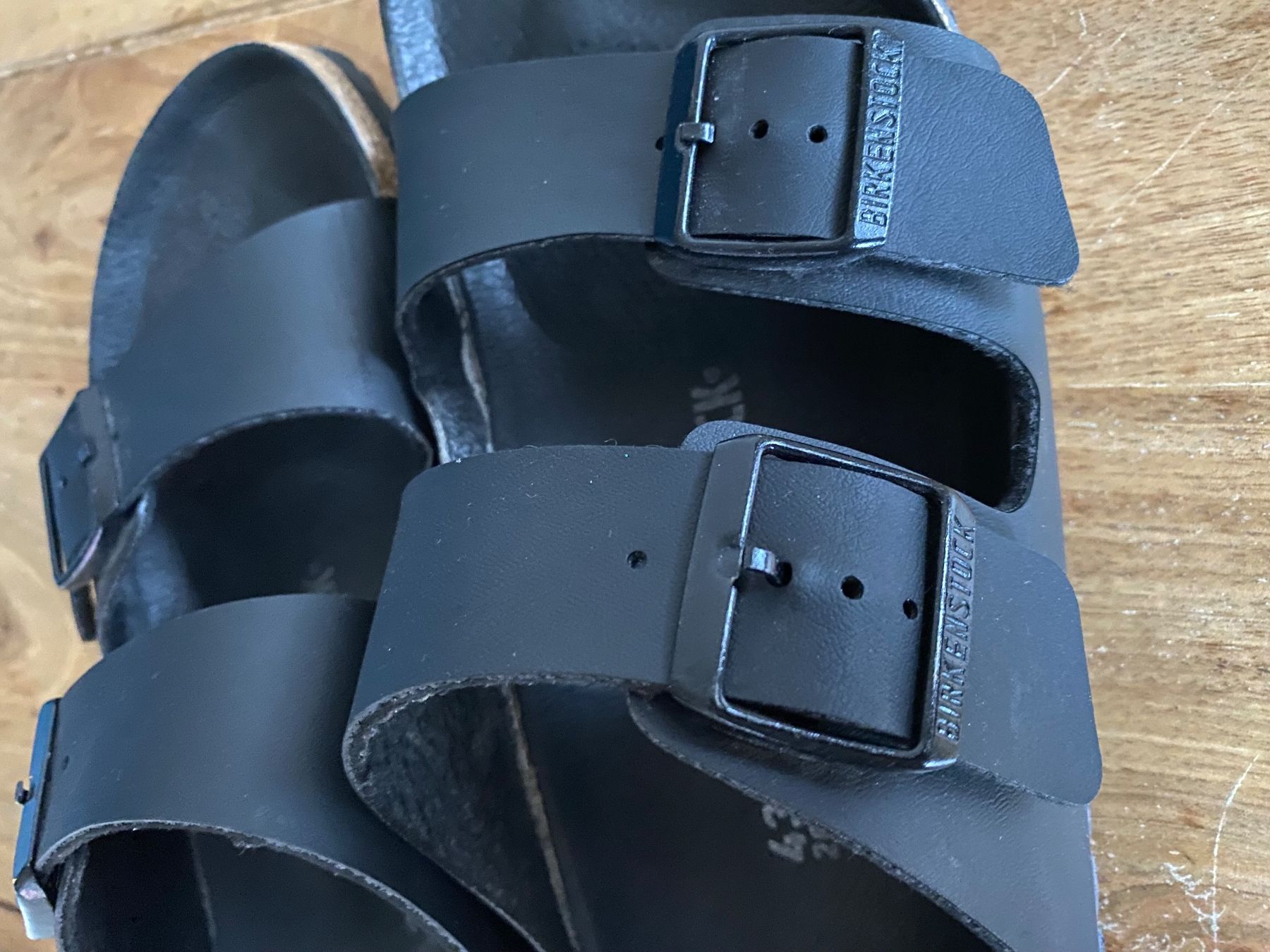 Birkenstock Scarpe da uomo: Birkenstock Sandalen schwarz 43 – Usato da Schlieren venduto da Javisnchz 4