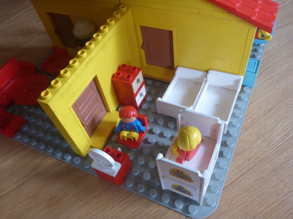 LEGO DUPLO Haus-- 80er Jahre - unvollständig (Gebraucht) in Balzers für ...
