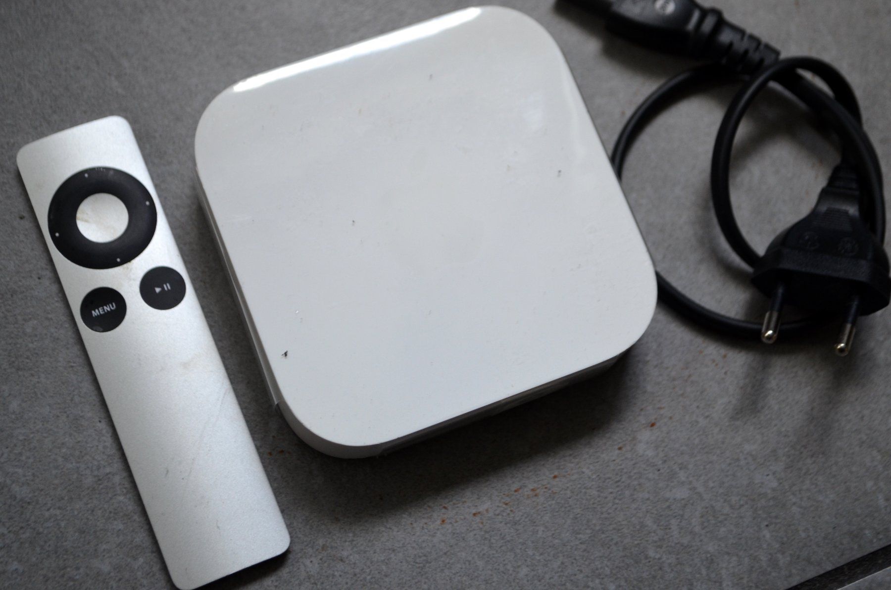 Apple Modems & Routeurs: Apple Airport Express A1392 – Neuf (Voir description) à Collonges par arashee 1