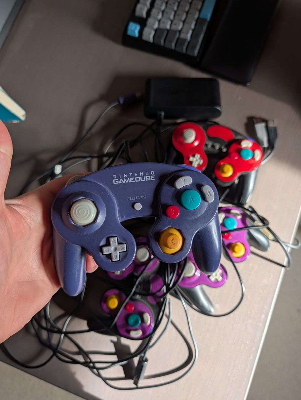 Controller: Set : 4 Gamecube controllers + WiiU USB adapter – Gebraucht aus Paudex von funkypitt 3
