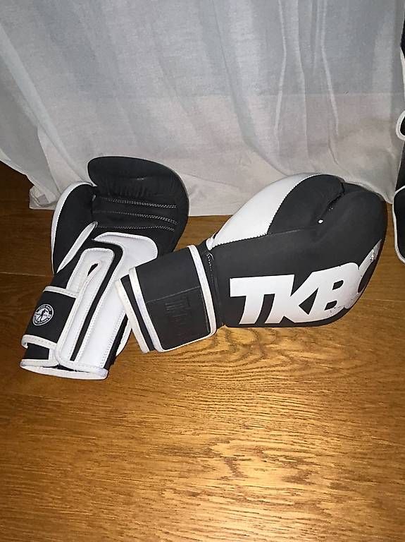 Guanti & manicotti: Kickbox- Ausrüstung, Boxhandschuhe& Beinschoner – Nuovo (secondo la descrizione) da Giswil venduto da bue_nq8y 1