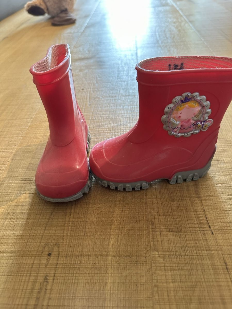 Scarpe per ragazze: Gummistiefel Mädchen Gr. 19 – Usato da Reutigen venduto da ann_9mq9