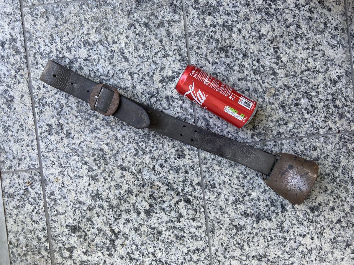 Campanacci mucche: Kleine Glocke – Usato da Chur venduto da Kunst-Chur