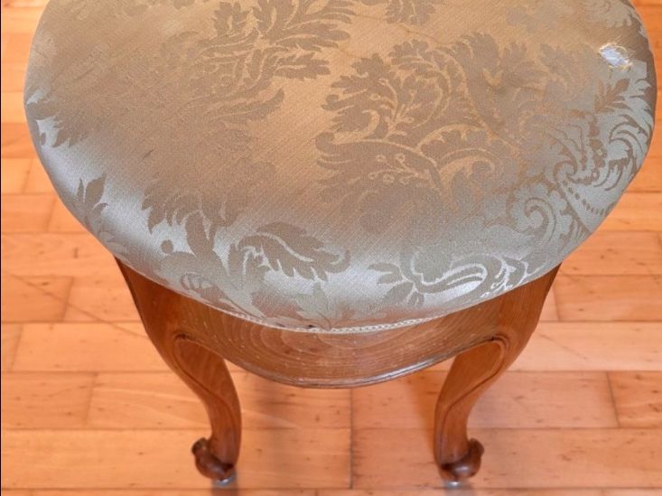Sgabelli: Vintage upholstered wooden stool / Hocker – Usato da Zürich venduto da ste_8889 1
