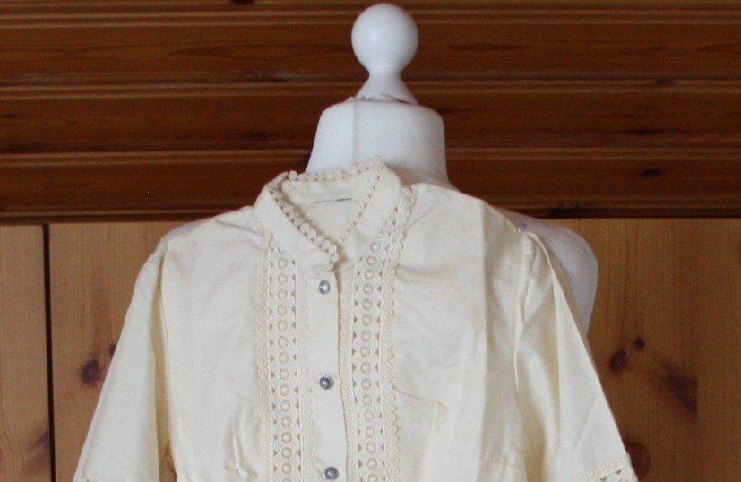 Camicette: Bluse mit Spitze hellgelb Gr. S – Usato da Flüelen venduto da Diversicum-Vintage 3