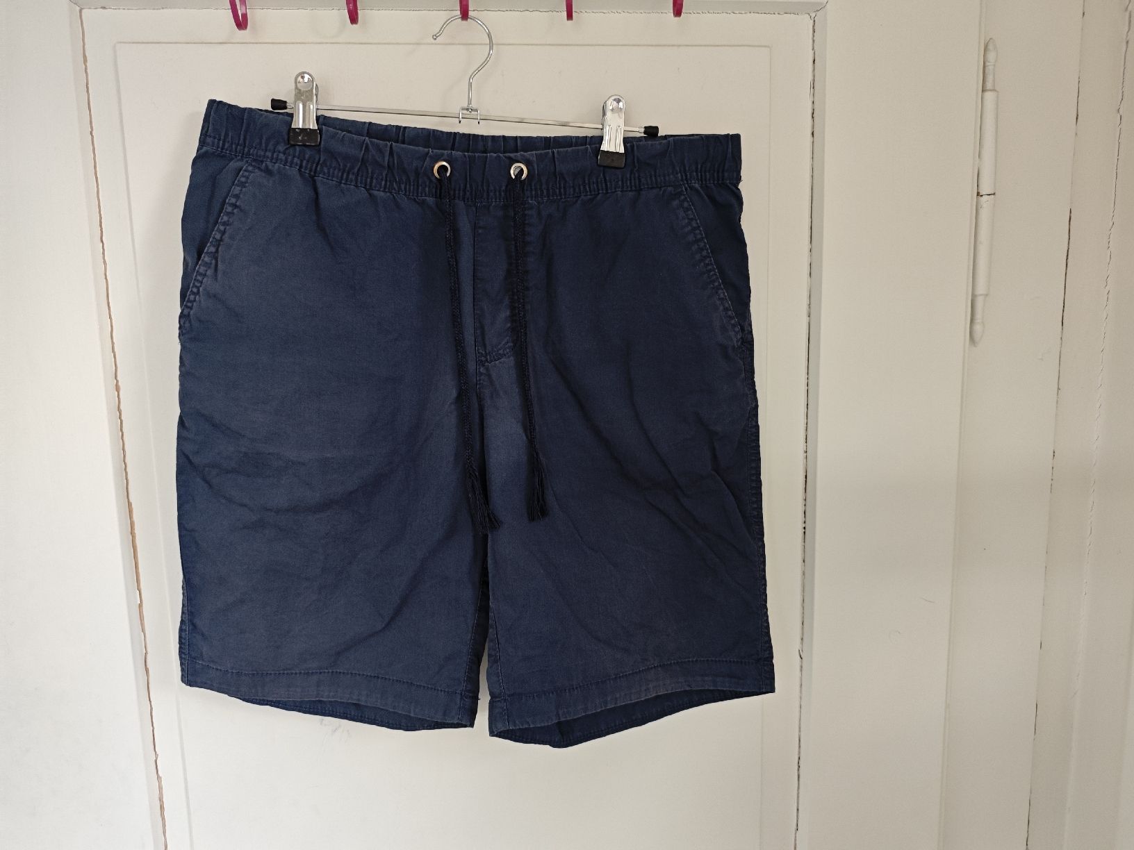 Pantaloni: Shorts Gr 50 – Usato da Winterthur venduto da Shorna