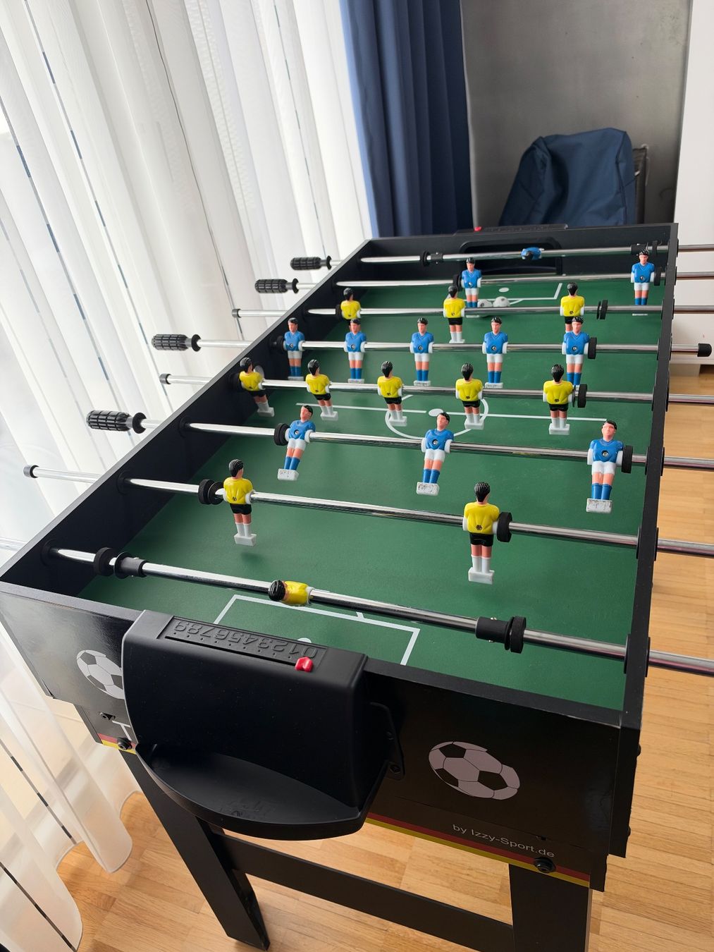 Spiele: Izzy 4-in-1 Multikicker Kickertisch 28kg – Gebraucht aus Wallisellen von Alfredt 2