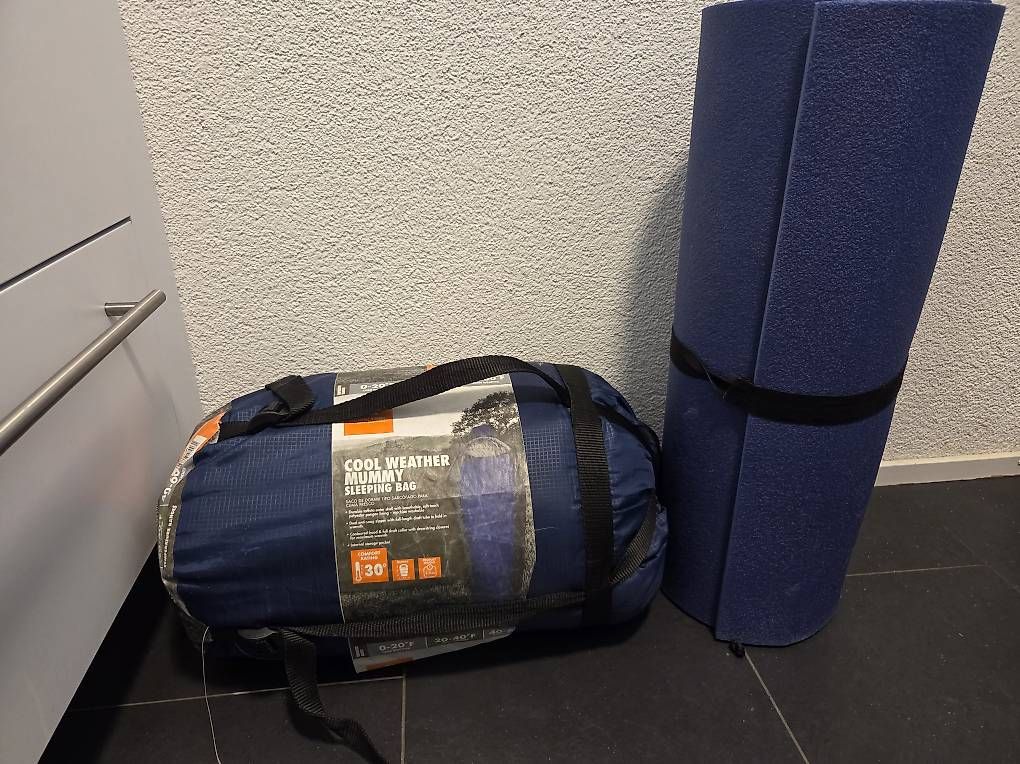 Sacs de couchage: Schlafsack + Matte – D'occasion à Bern par deb_t8fl