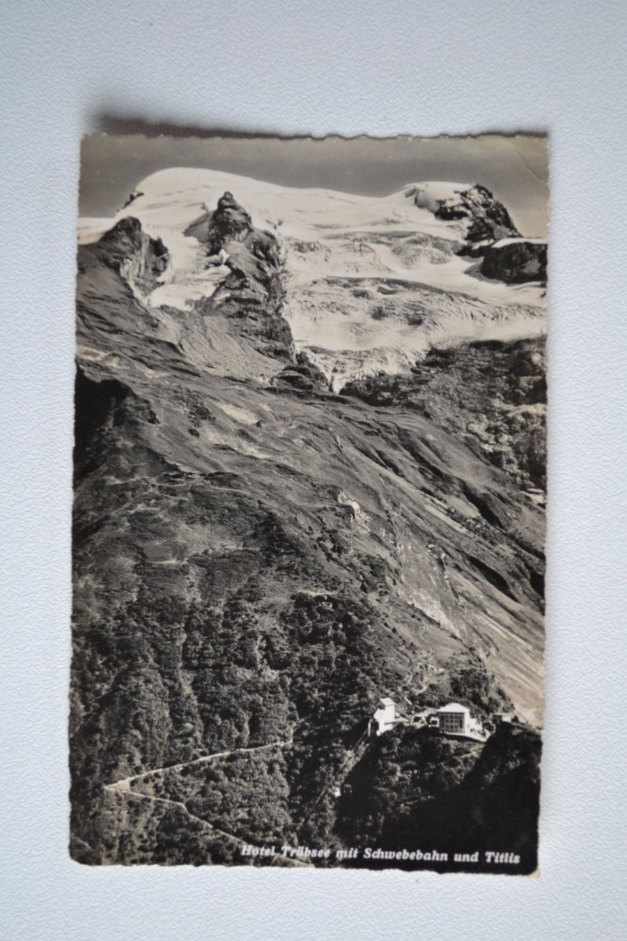 Cartoline postali: AK Hotel Trübsee mit Schwebebahn und Titlis – Usato da Beinwil am See venduto da kajak55